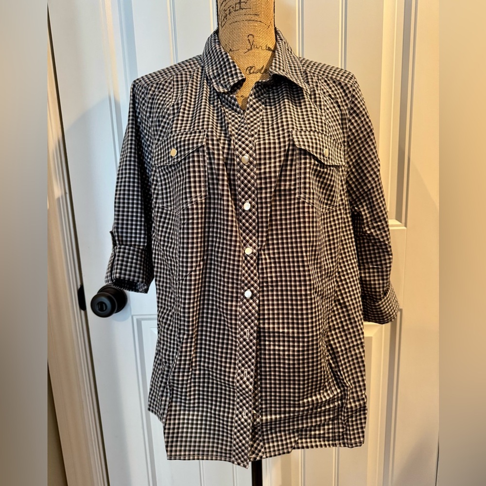 CJ Banks Black Checkered Button Down Blouse. Size 1X and NWT.